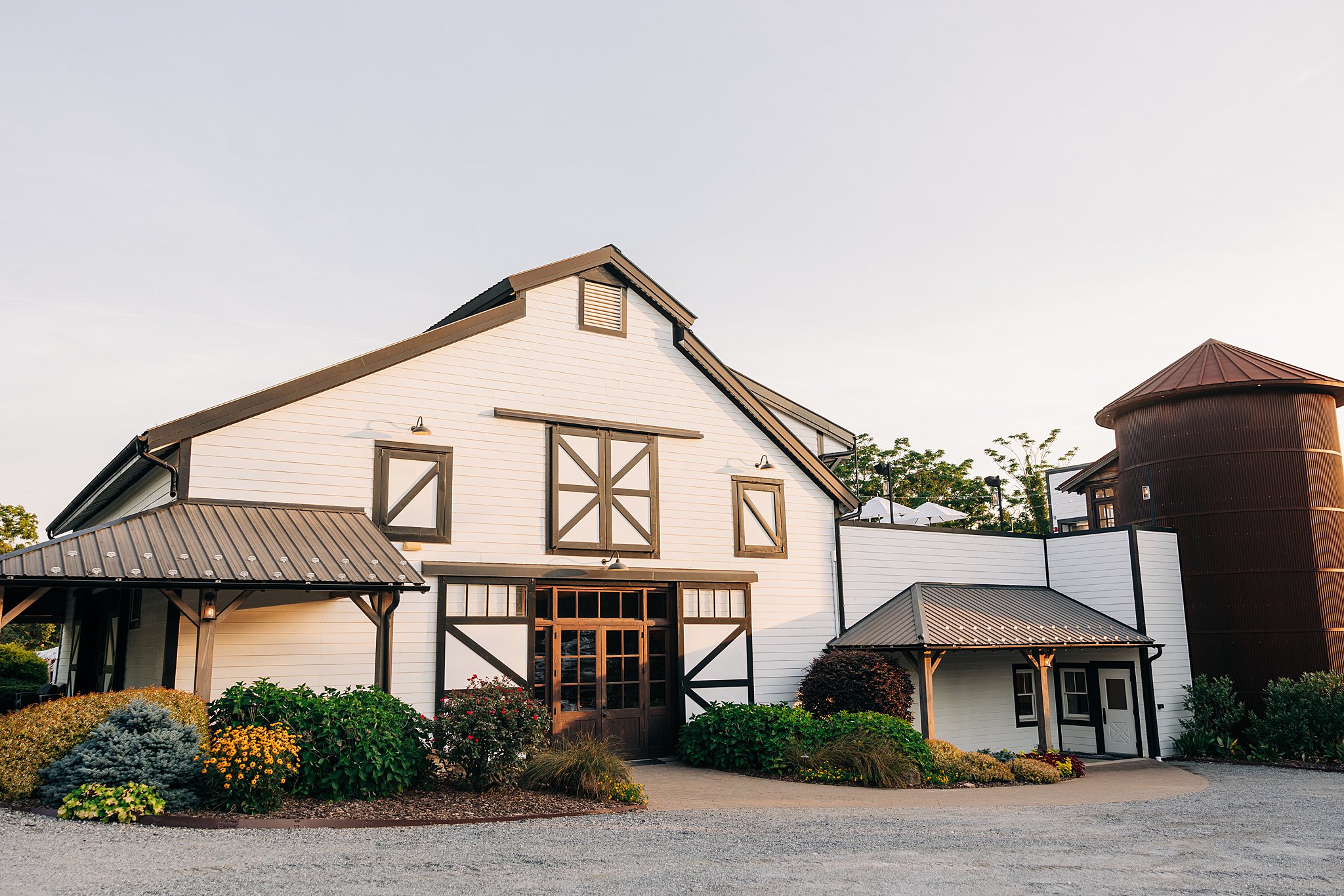 A view of the barn at the Summerfield Farms wedding venue